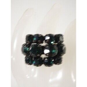 Elegant Black and Green Gemstone Ring
